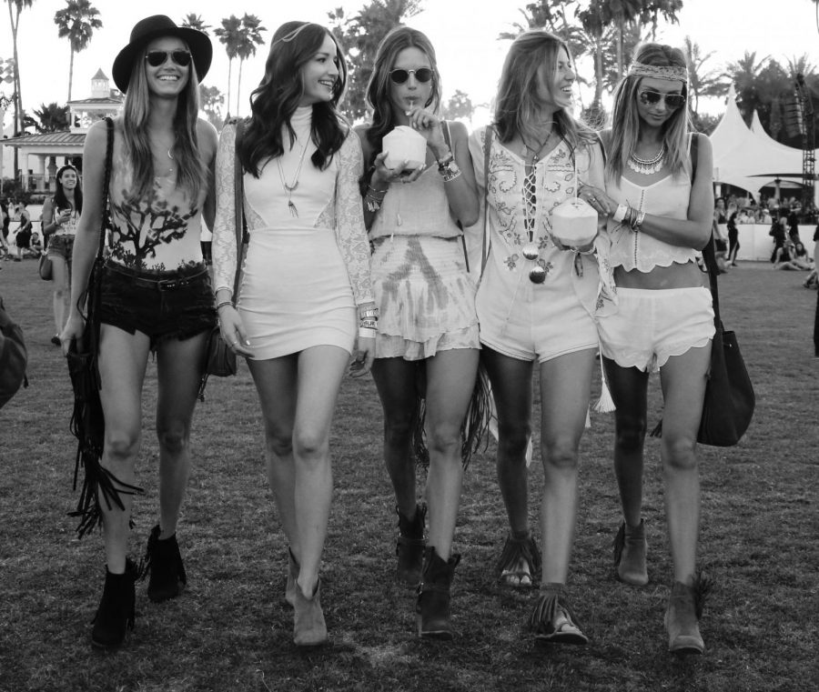 Coachella+was+the+kick-off+to+the+festival+season%2C+and+many+people+took+to+celebrities+for+their+own+inspiration+for+festivals+such+as+Governor%27s+Ball.